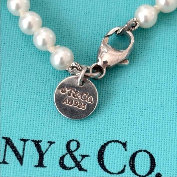 Tiffany & Co. Pearl Bracelet with Silver Clasp - Picture 8 of 12